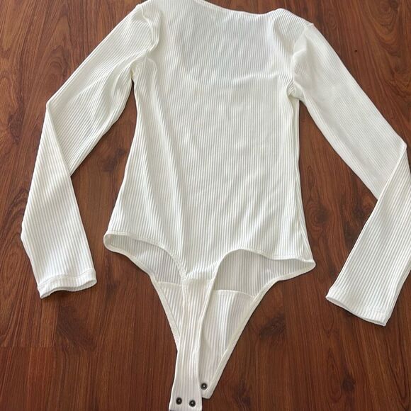 Abercrombie & Fitch off-white long sleeve ribbed bodysuit low  neck size s - Picture 5 of 5